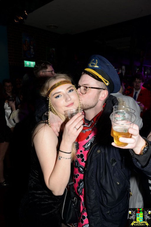 ../Images/Carnavals vrijdagavond in VdG 078.jpg